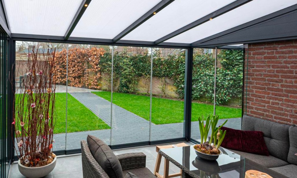 Overkapping met glazen schuifwand Middelbeers
