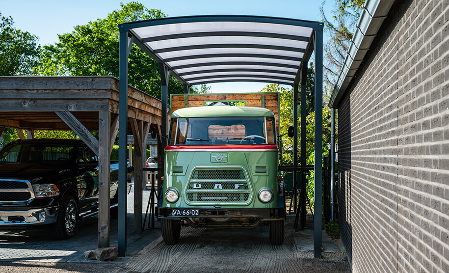 verhoogde-gebogen-carport-01